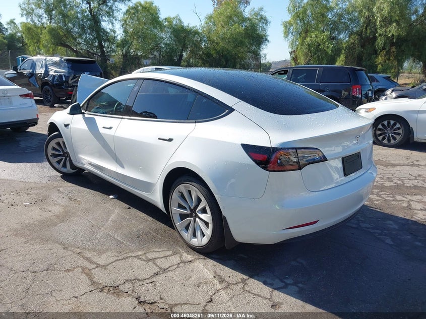 TESLA MODEL 3 - zdjęcie 3