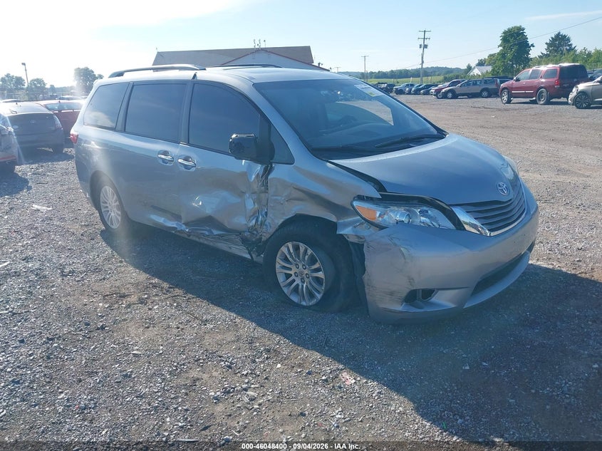 TOYOTA SIENNA - zdjęcie 1