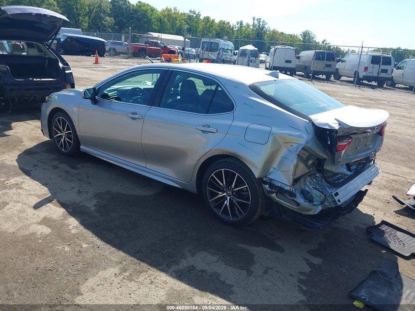 TOYOTA CAMRY - zdjęcie 3