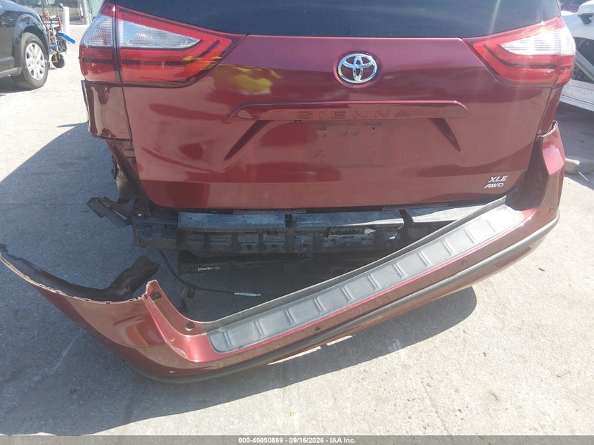 TOYOTA SIENNA - zdjęcie 6