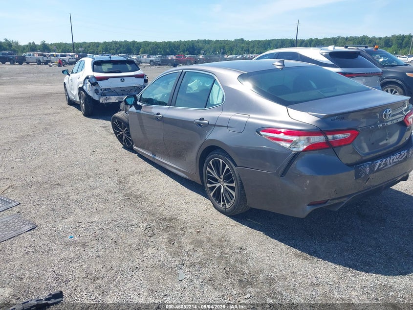 TOYOTA CAMRY - zdjęcie 3