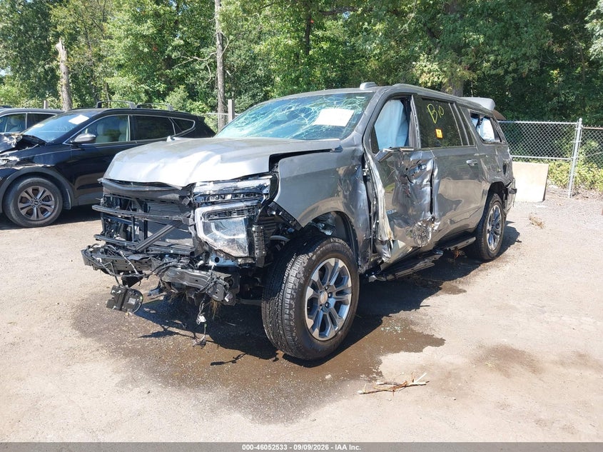 CHEVROLET SUBURBAN - zdjęcie 2