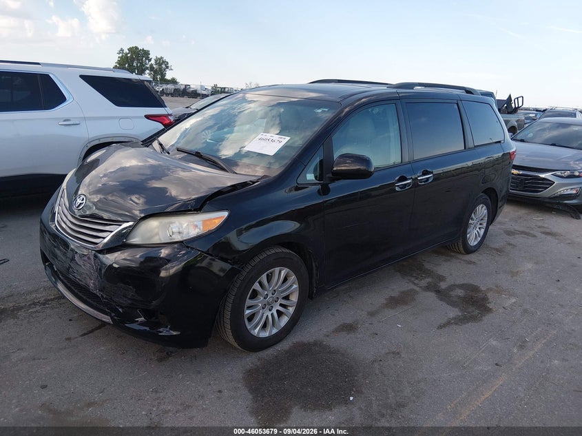 TOYOTA SIENNA - zdjęcie 2