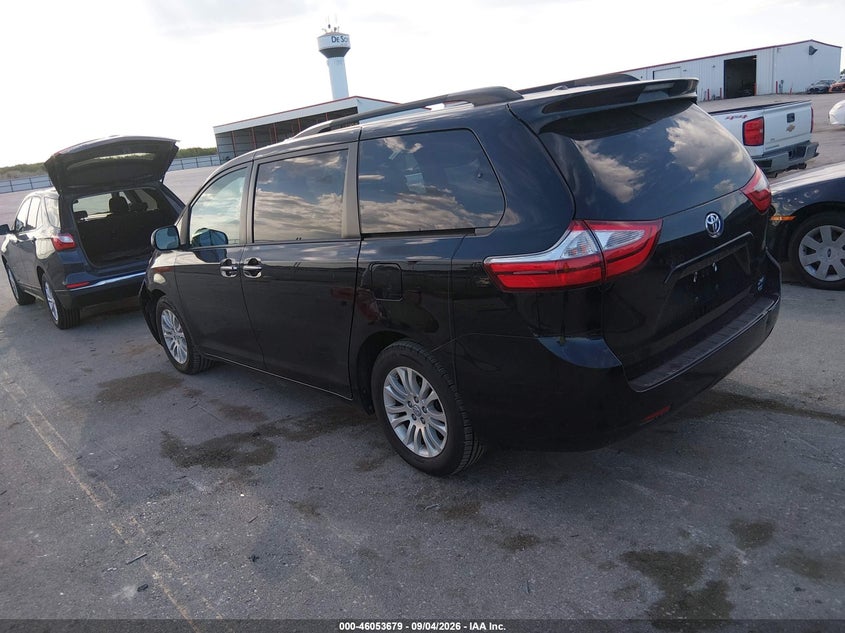TOYOTA SIENNA - zdjęcie 3