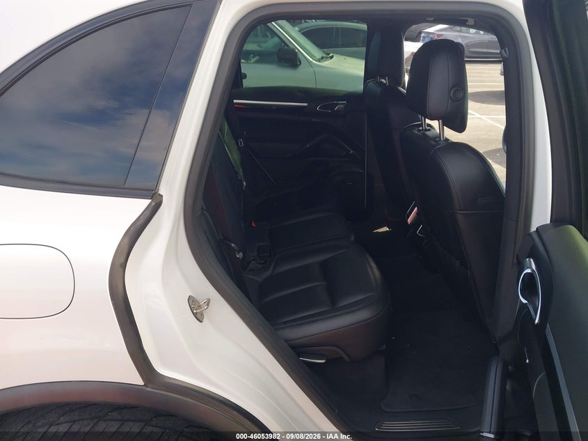 PORSCHE CAYENNE E-HYBRID - zdjęcie 8