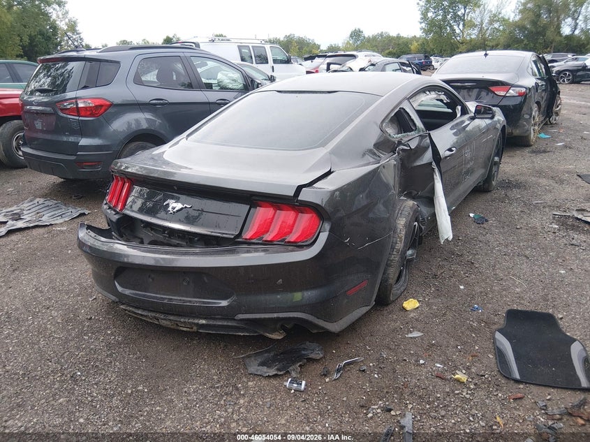 FORD MUSTANG - zdjęcie 4