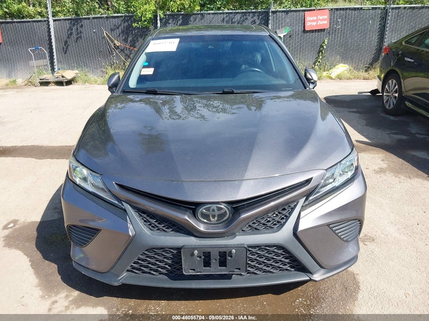 TOYOTA CAMRY - zdjęcie 12