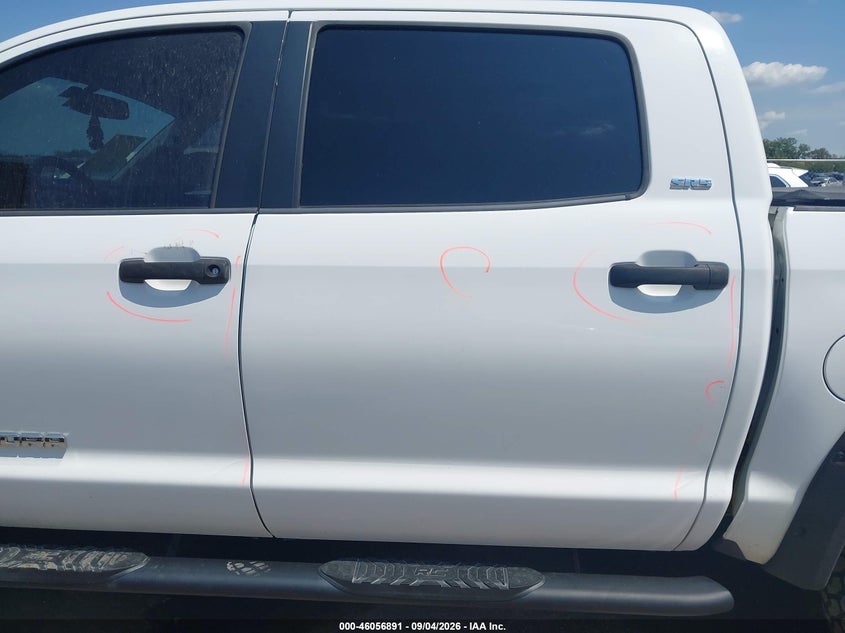 TOYOTA TUNDRA - zdjęcie 14