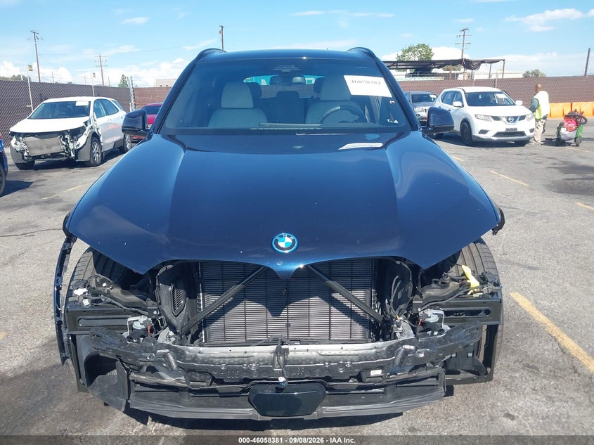 BMW X5 PHEV - zdjęcie 13