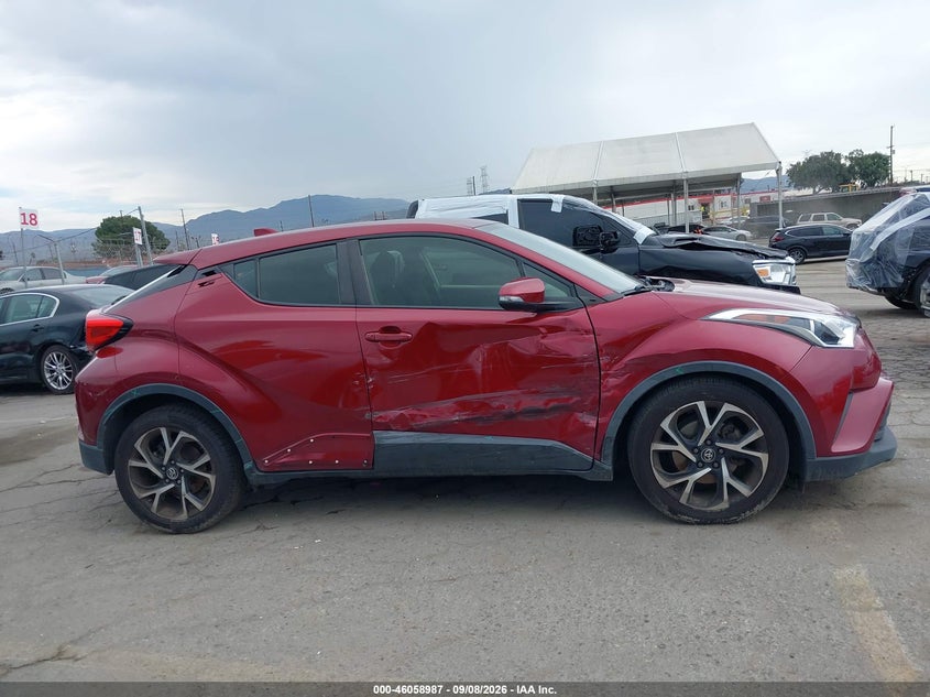 TOYOTA C-HR - zdjęcie 13