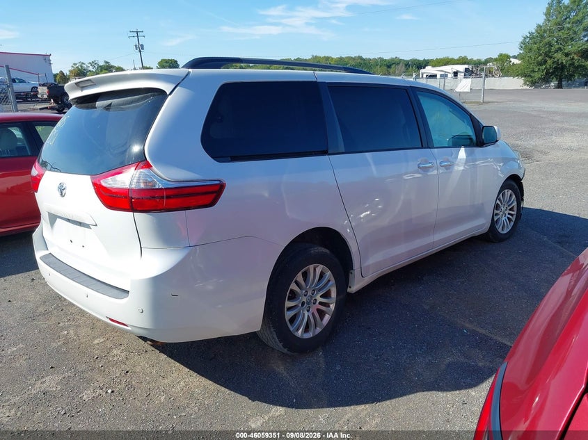 TOYOTA SIENNA - zdjęcie 4