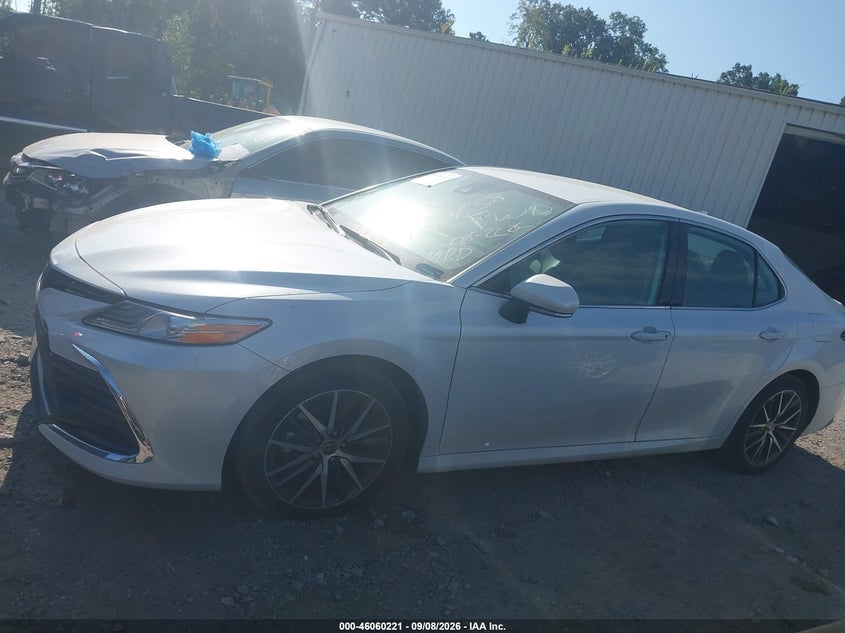 TOYOTA CAMRY - zdjęcie 14