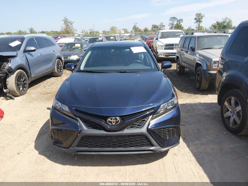 TOYOTA CAMRY - zdjęcie 12
