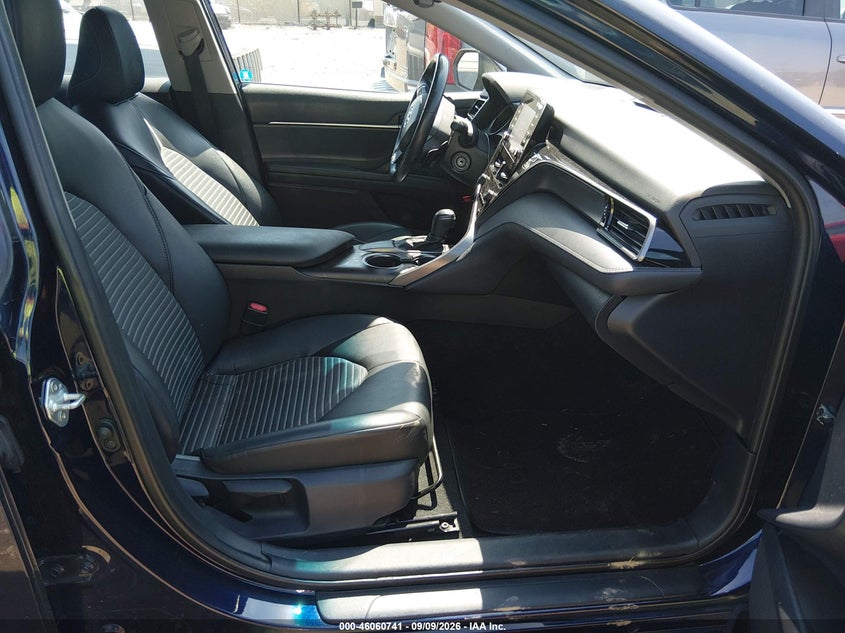 TOYOTA CAMRY - zdjęcie 5