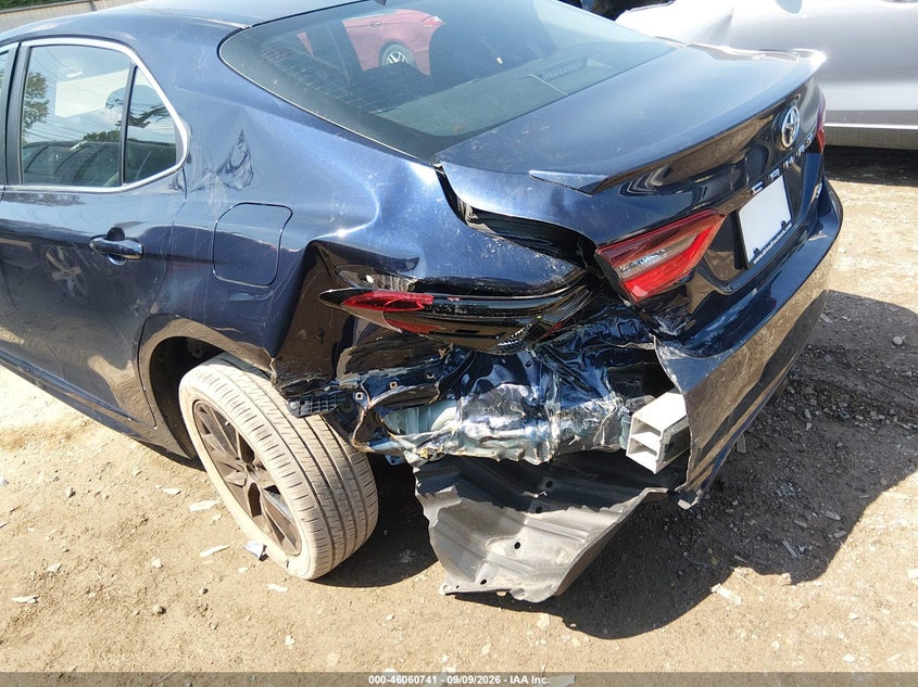 TOYOTA CAMRY - zdjęcie 6