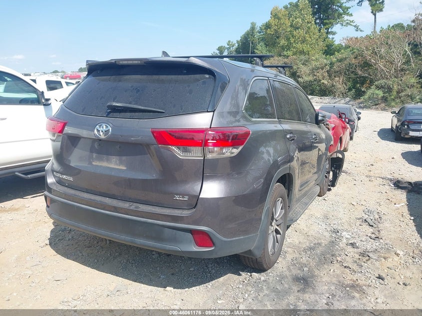 TOYOTA HIGHLANDER - zdjęcie 4