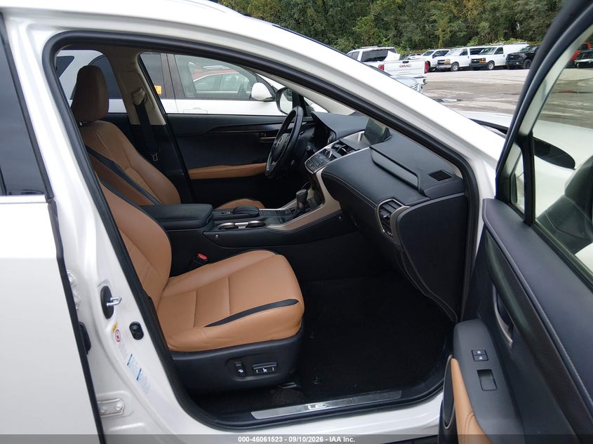 LEXUS NX 200T - zdjęcie 5