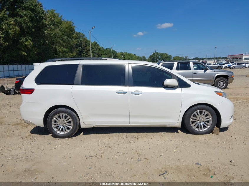 TOYOTA SIENNA - zdjęcie 13
