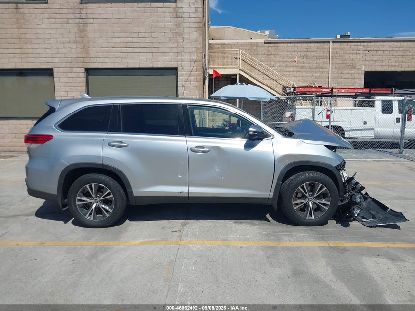 TOYOTA HIGHLANDER - zdjęcie 14