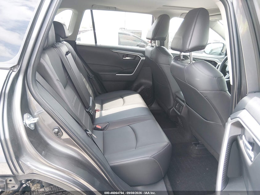 TOYOTA RAV4 - zdjęcie 8