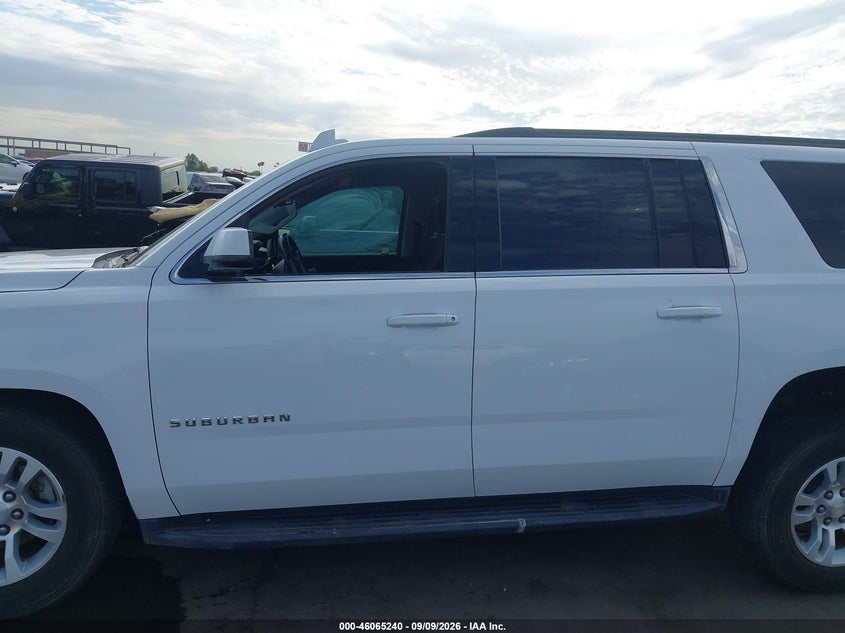 CHEVROLET SUBURBAN - zdjęcie 14