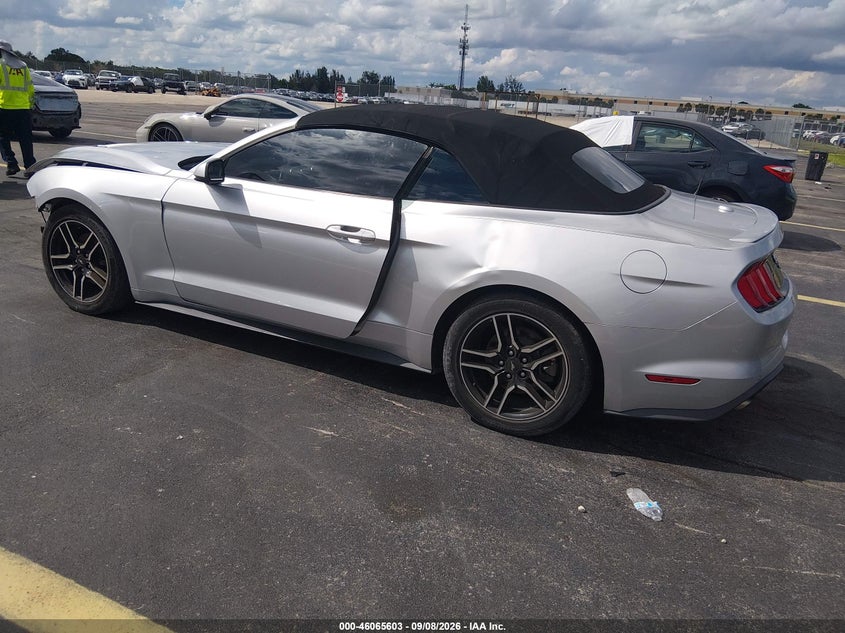 FORD MUSTANG - zdjęcie 3