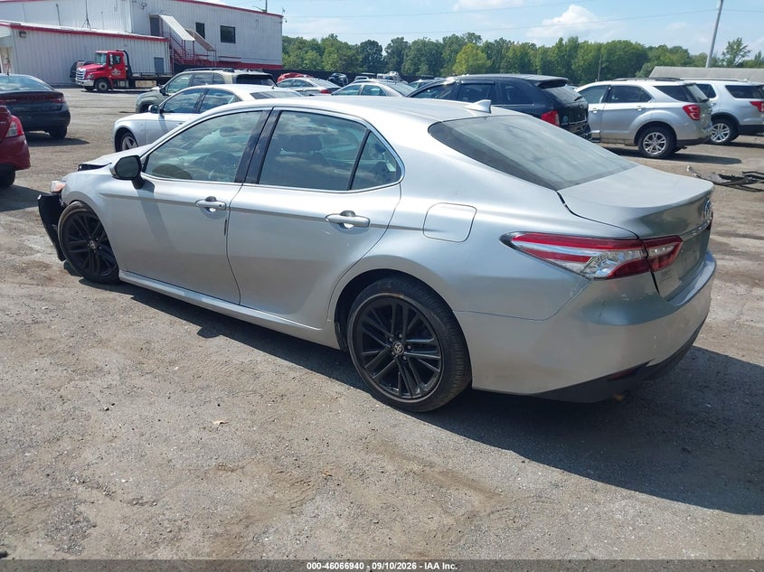TOYOTA CAMRY - zdjęcie 3