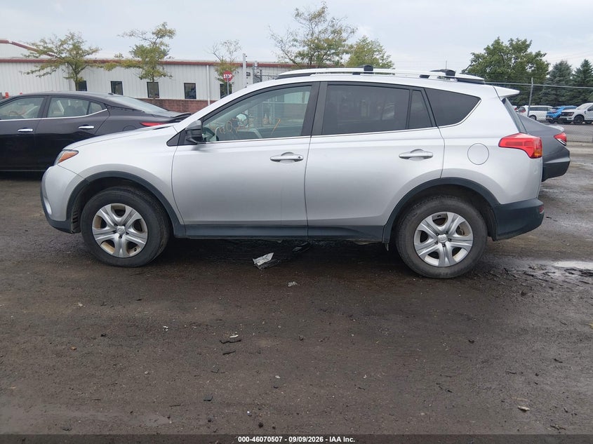 TOYOTA RAV4 - zdjęcie 14