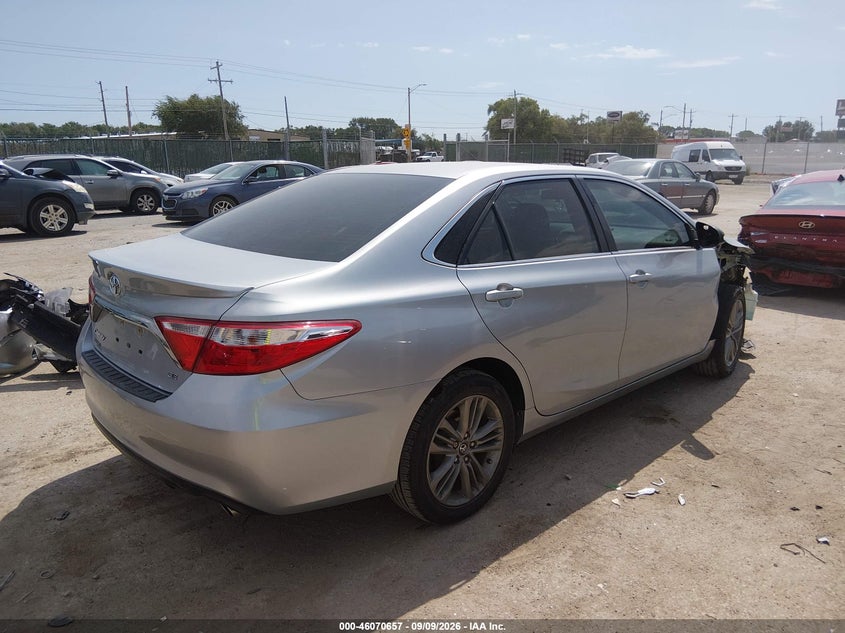 TOYOTA CAMRY - zdjęcie 4