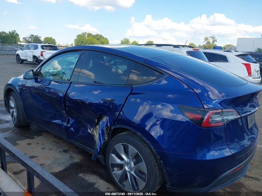 TESLA MODEL Y - zdjęcie 14