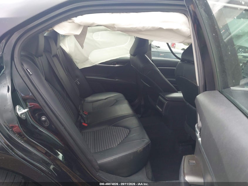 TOYOTA CAMRY - zdjęcie 8