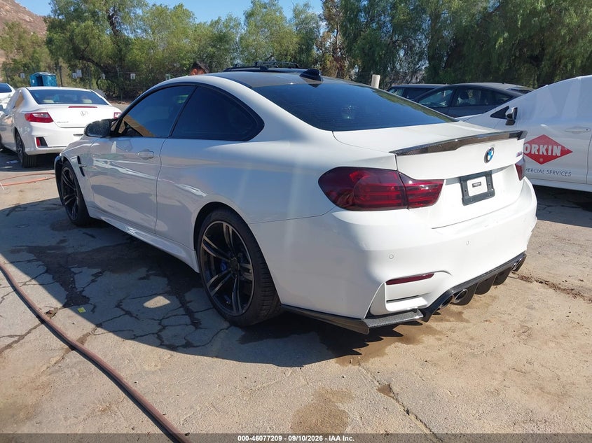 BMW M4 - zdjęcie 3