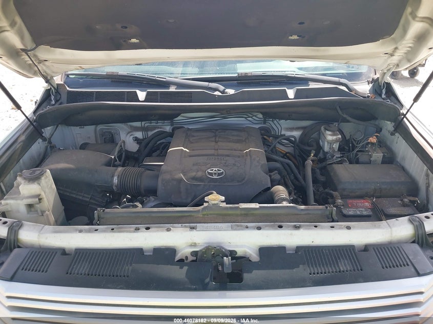 TOYOTA TUNDRA - zdjęcie 10