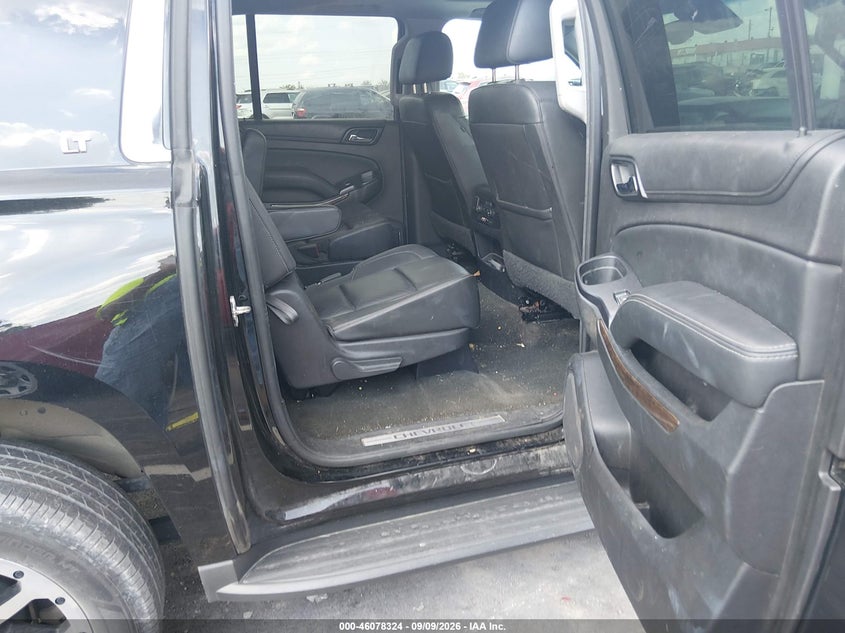 CHEVROLET SUBURBAN - zdjęcie 8