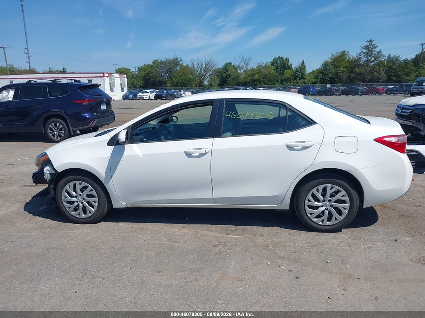 TOYOTA COROLLA - zdjęcie 15
