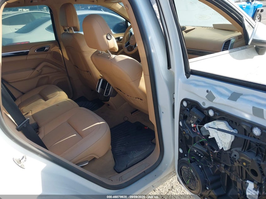 PORSCHE CAYENNE - zdjęcie 8