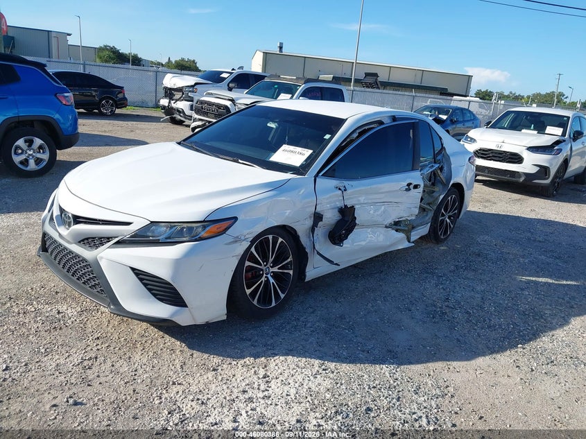 TOYOTA CAMRY - zdjęcie 2