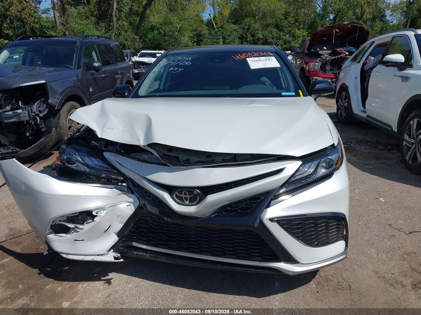 TOYOTA CAMRY - zdjęcie 13