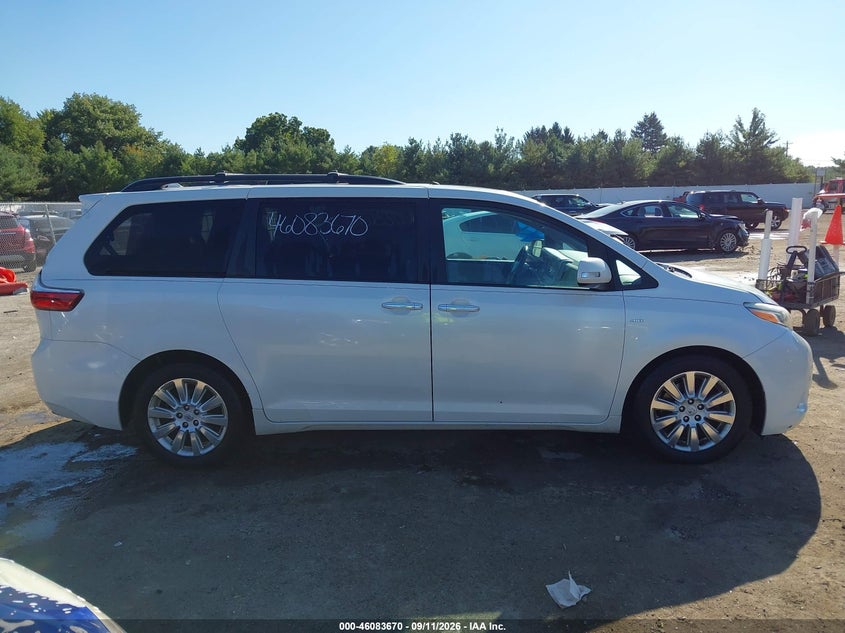 TOYOTA SIENNA - zdjęcie 13