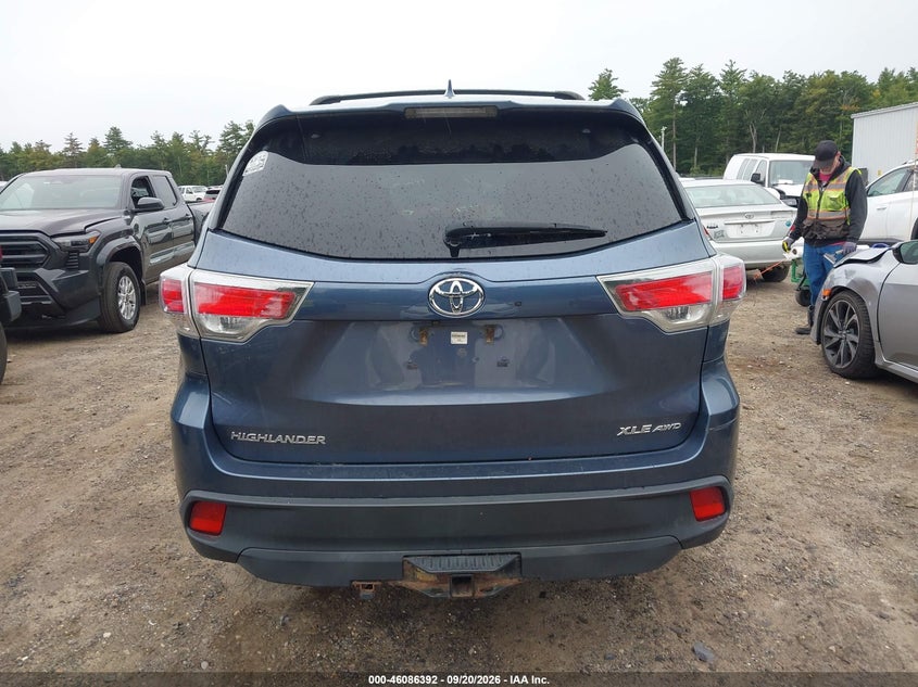 TOYOTA HIGHLANDER - zdjęcie 16