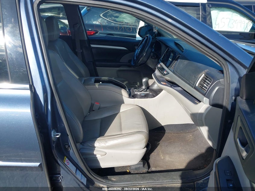 TOYOTA HIGHLANDER - zdjęcie 5