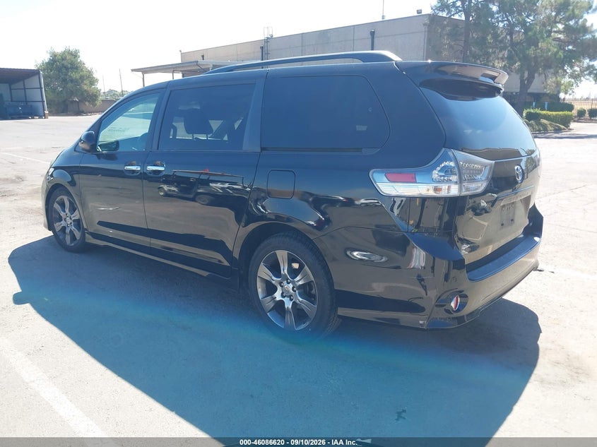 TOYOTA SIENNA - zdjęcie 3