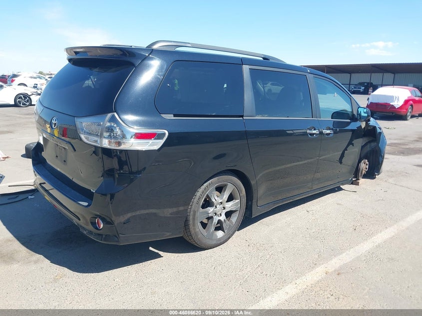 TOYOTA SIENNA - zdjęcie 4