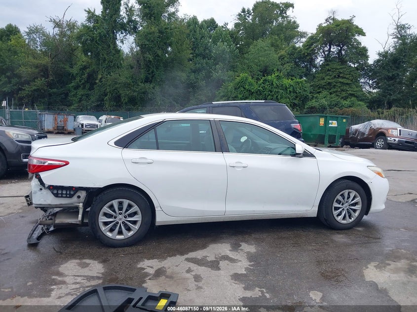 TOYOTA CAMRY - zdjęcie 14