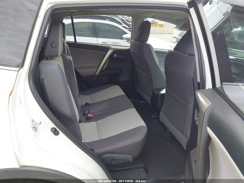 TOYOTA RAV4 - zdjęcie 8