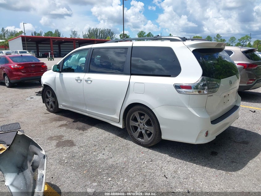 TOYOTA SIENNA - zdjęcie 3