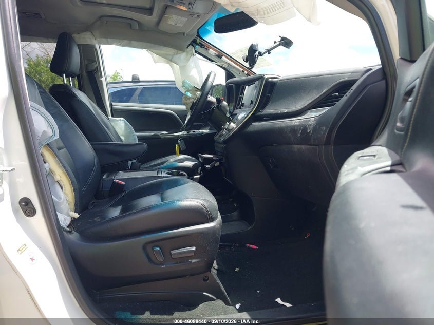 TOYOTA SIENNA - zdjęcie 5