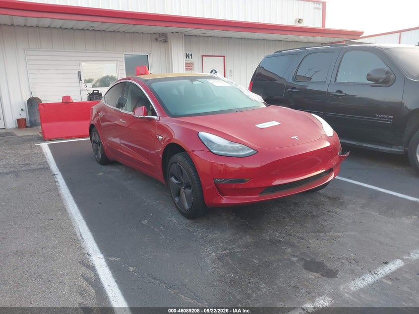 TESLA MODEL 3 - zdjęcie 1