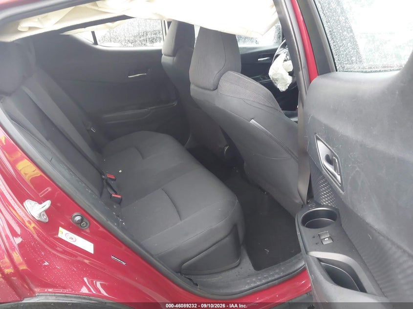 TOYOTA C-HR - zdjęcie 8