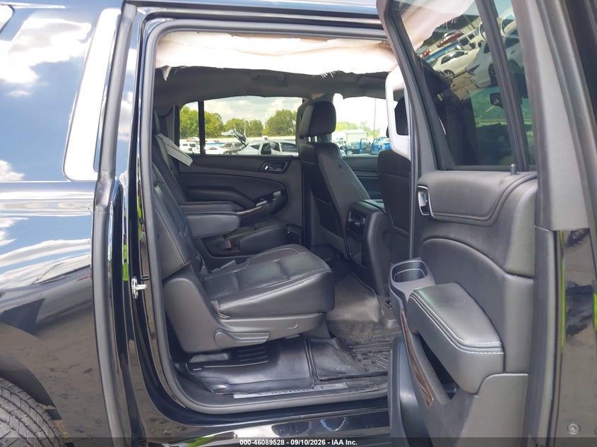 CHEVROLET SUBURBAN - zdjęcie 8